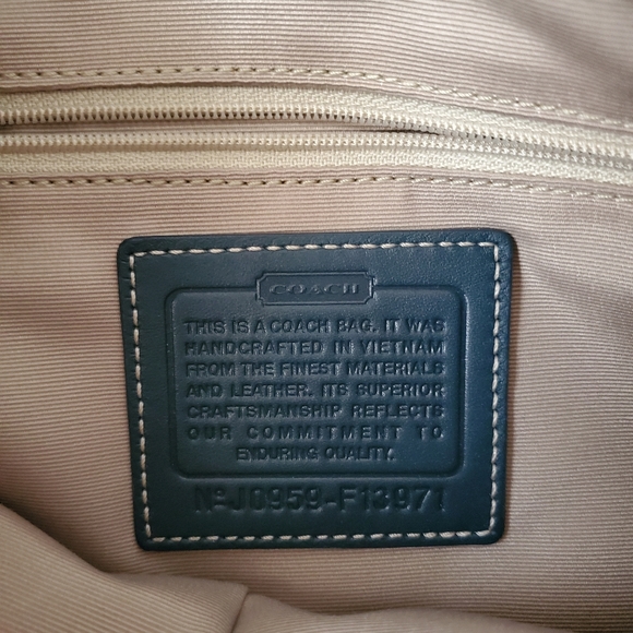 NWT Coach Hampton signature hobo - Picture 8 of 8